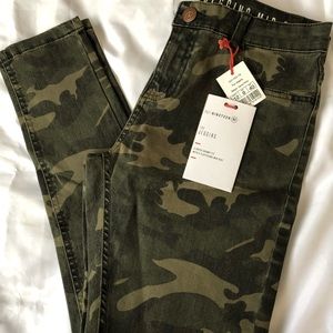 The jegging mid rise